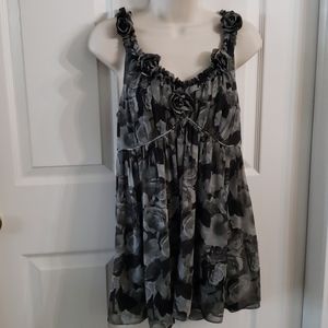 ECI BLACK /GREEN SLEEVELESS TOP